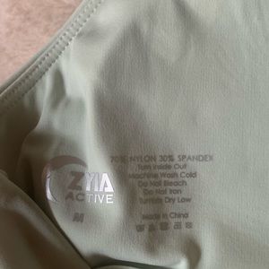 New condition (No tags) true to size , sea mist color.